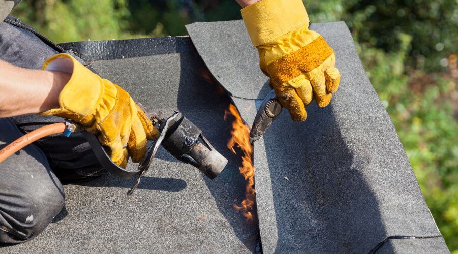 Professional flood damage restoration services in Mineral Ridge, OH